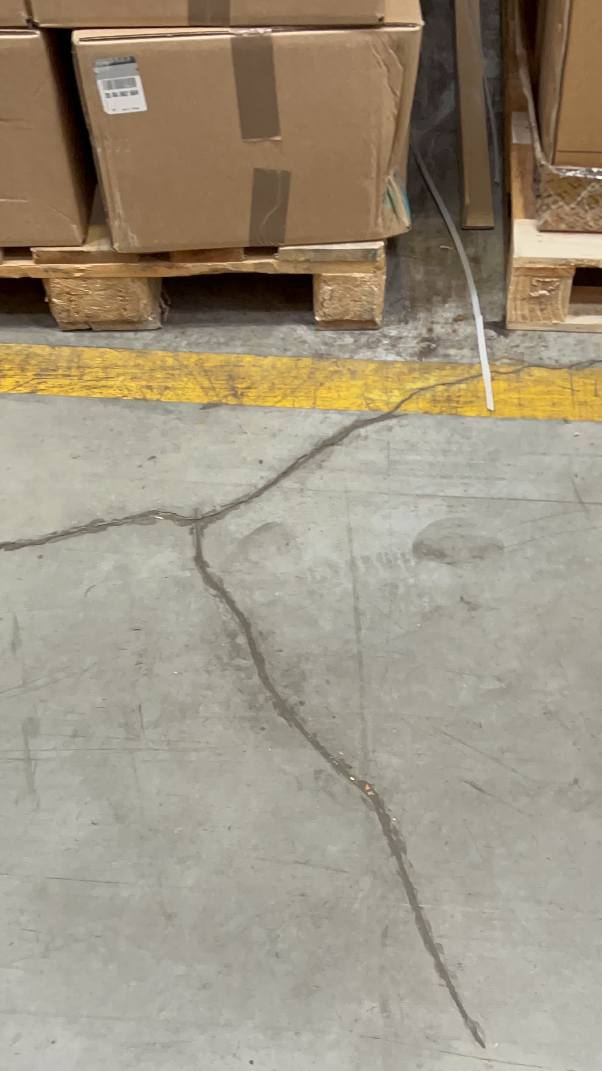 Fissuração em piso de concreto